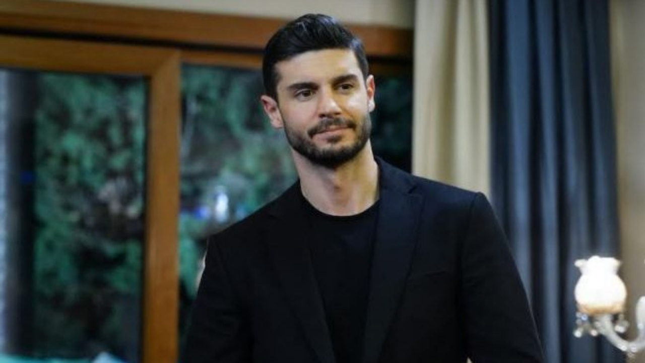 Yasak Elma dizisindeki ayrılık haberini Berk Oktay verdi!
