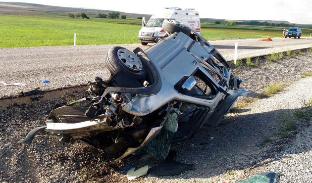 Kırıkkale'de feci kaza: 2 ölü, 1 yaralı...