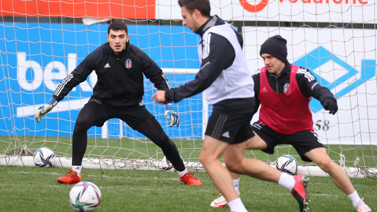 Emre Bilgin göreve... Beşiktaş-Hatayspor maçında kale 18 yaşındaki eldivene emanet
