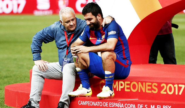 Arda Turan'ın geceye damga vuran fotoğrafı!