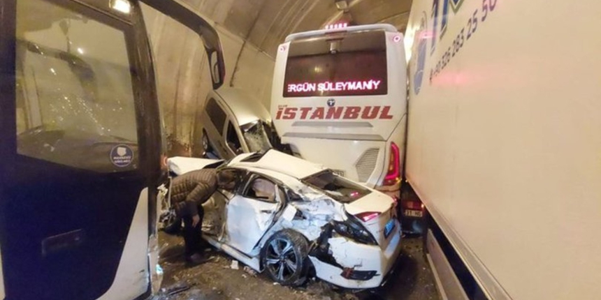 Bakan Koca'dan Bolu Dağı Tüneli'ndeki kazaya ilişkin açıklama geldi