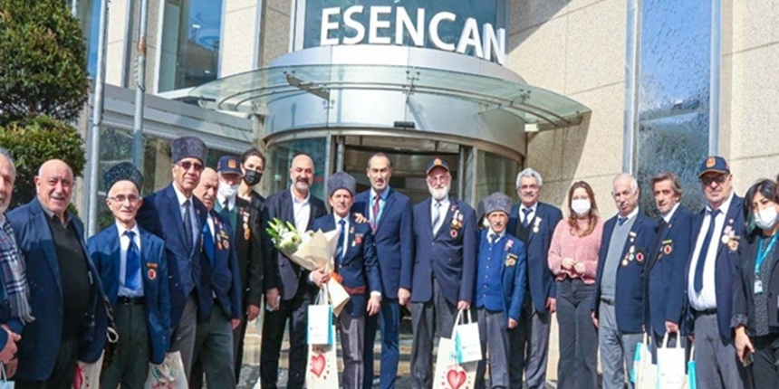Esencan Hastanesi şehitleri gazilerle andı