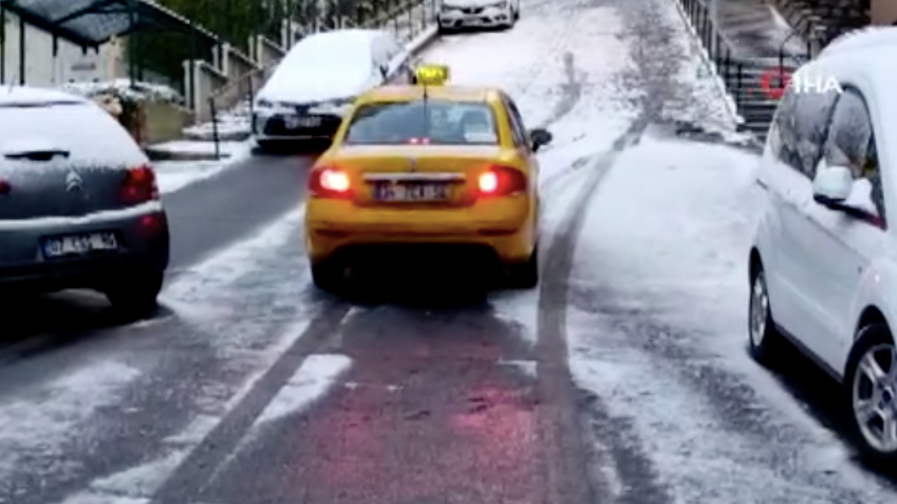 İstanbul'a kar yağdı, yollar buz pistine döndü! Kazalar peş peşe yaşanıyor...
