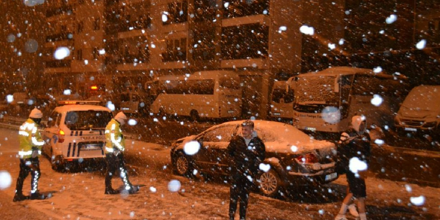 Karda drift şovu, 9 bin 125 liraya patladı