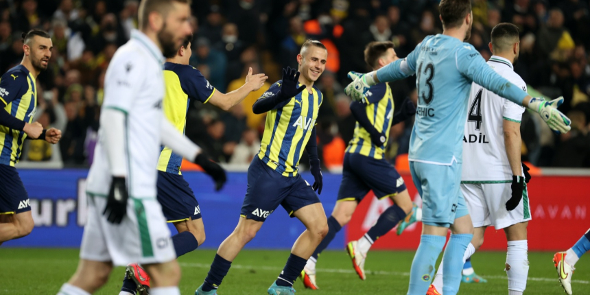 Fenerbahçe'nin ikincilik hayalleri yeşerdi, Konyaspor'u Pelkas devirdi
