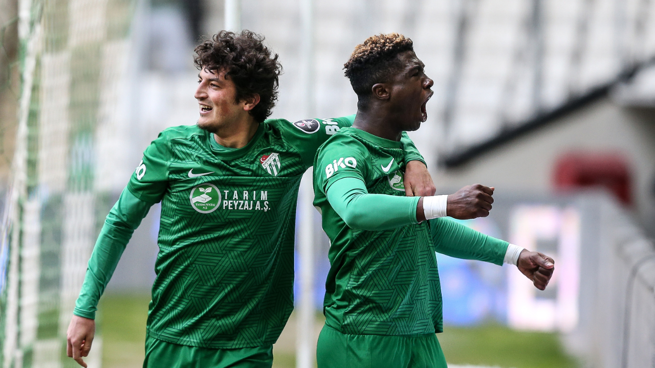 Kümede kalma savaşı veren Bursaspor, son sıradaki Balıkesir'i kayıpsız geçti