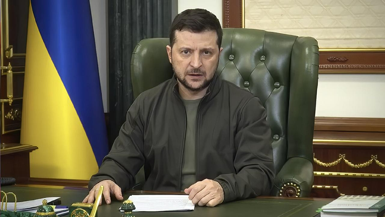 Zelenskiy: Putin ile görüşmeye hazırım!