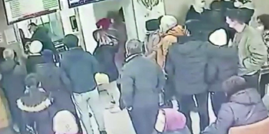 Bakırköy'de doktora saldırı! Olayın görüntüleri ortaya çıktı