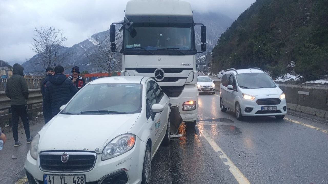 D-650’de korkunç kaza, 1’i çocuk 2 yaralı