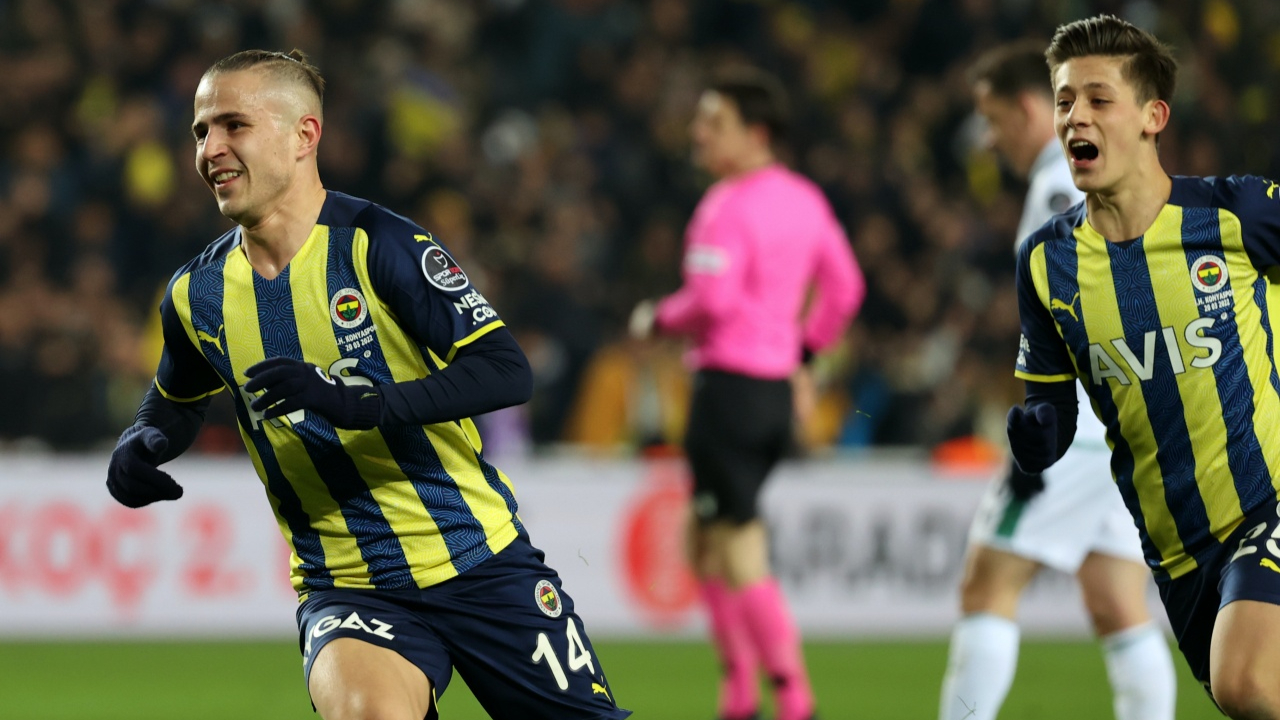 SON DAKİKA... Dimitris Pelkas'tan Benzama'lı performans değerlendirmesi