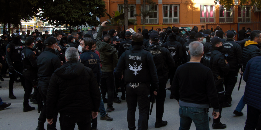 Adana'da Furkan Vakfı mensuplarının eylemine sert müdahele eden polislere soruşturma
