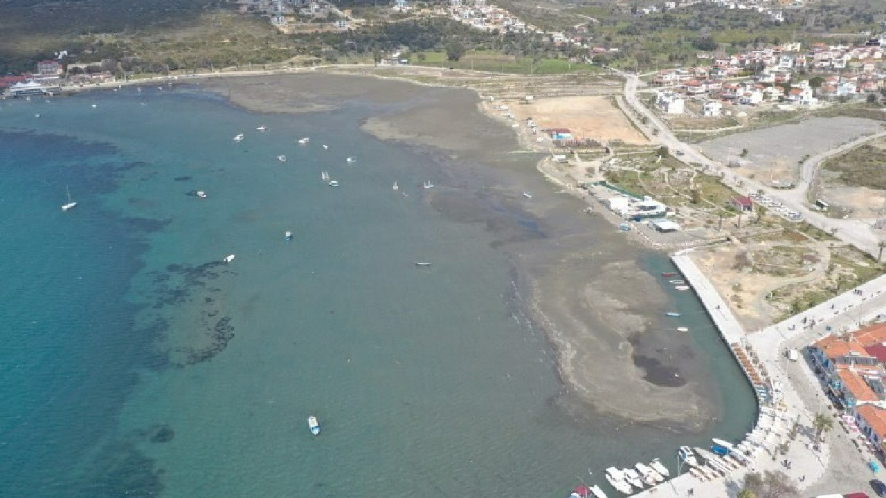 Korkutan görüntü! Seferihisar’da deniz 30 metre çekildi