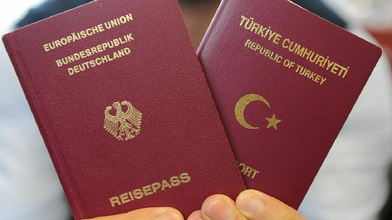 24 bin Türkiye vatandaşı 2020'de AB pasaportu aldı, yarısı Almanya’dan!