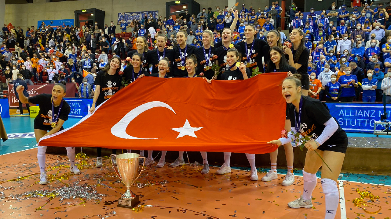 CEV Kupası Şampiyonu Eczacıbaşı Dynavit oldu
