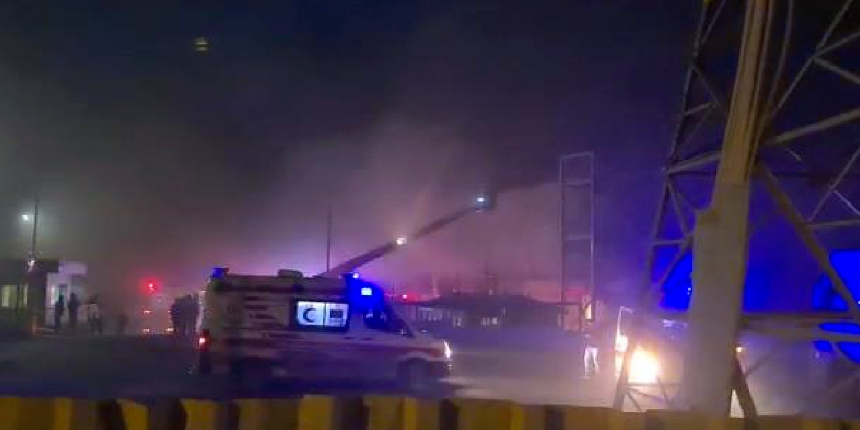 Arnavutköy'de zincir market deposunda yangın