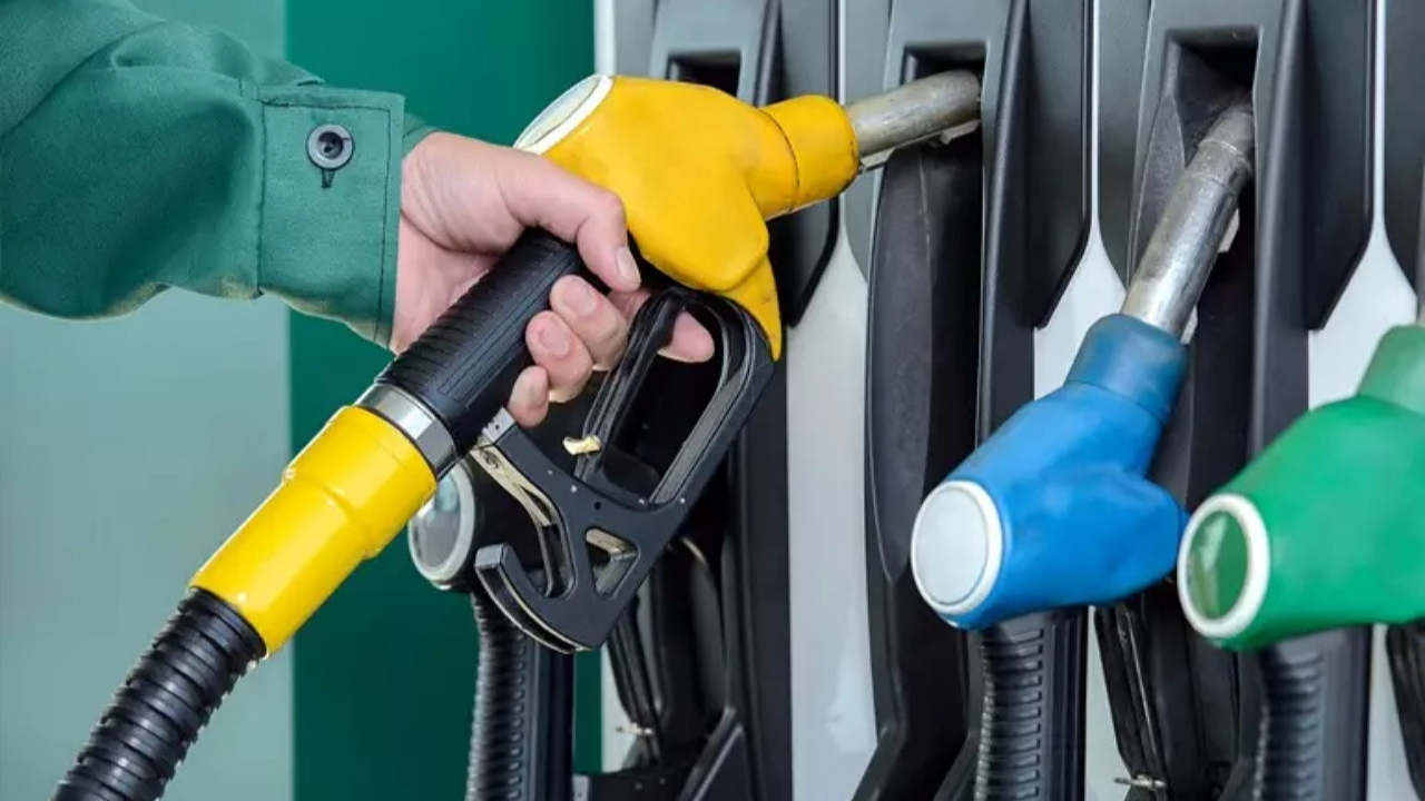 Motorine çifte zam: Litre fiyatı 30 TL'ye dayandı!