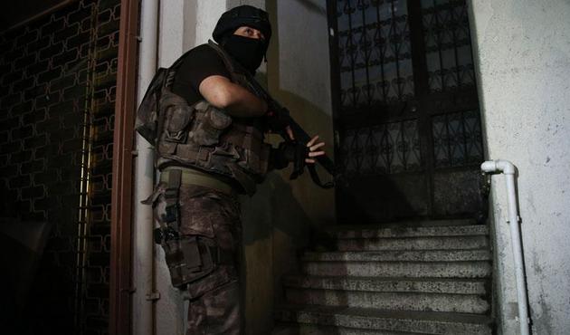 İstanbul'da uyuşturucu satıcılarına şafak operasyonu...