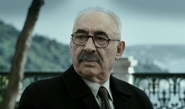 Şener Şen yeniden beyaz perdede... 'Yol Ayrımı' geliyor!