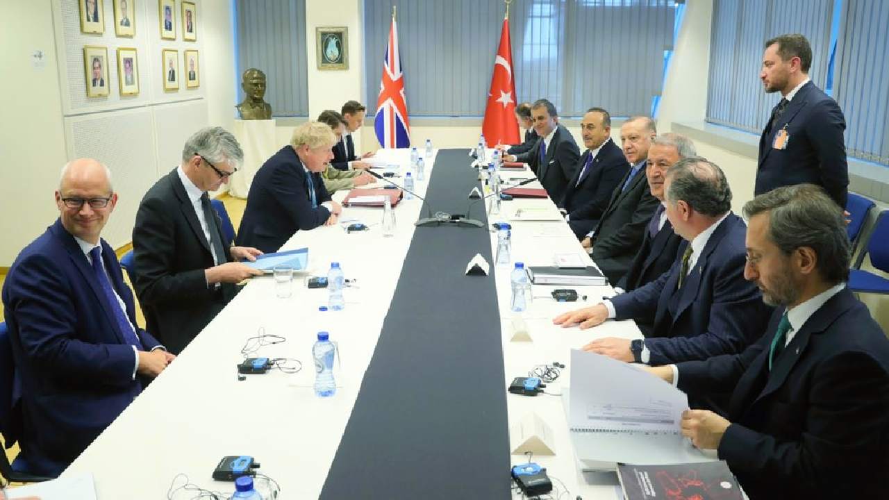 Cumhurbaşkanı Erdoğan, İngiltere Başbakanı Johnson ile bir araya geldi