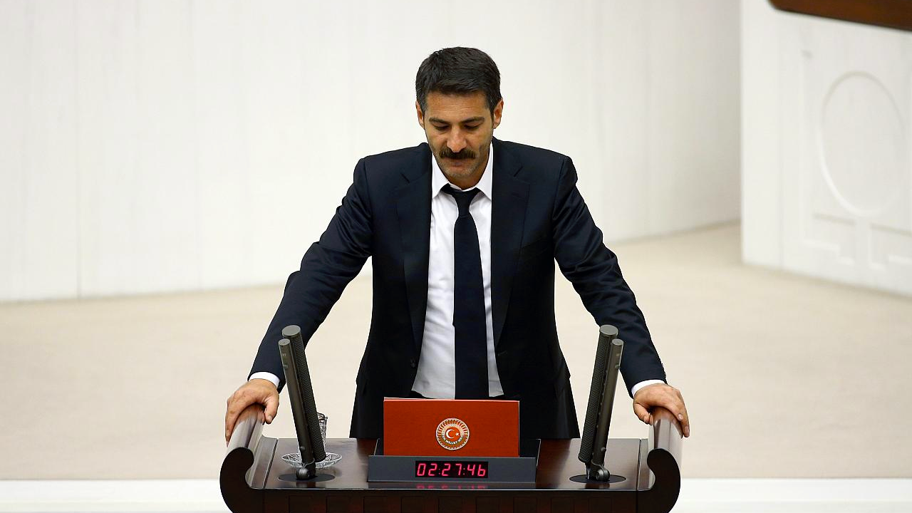 HDP Milletvekili Murat Sarısaç'a terör propagandasından hapis cezası verildi