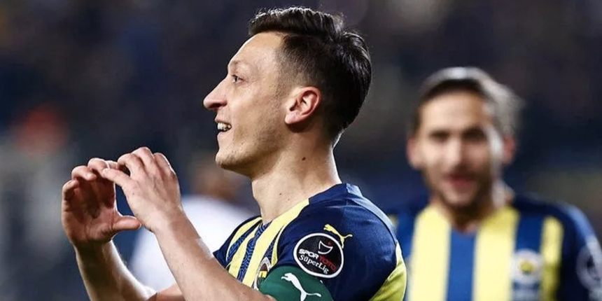 Kadro dışı kalan Mesut Özil'den ilk açıklama: "Aslolan Fenerbahçe’dir"