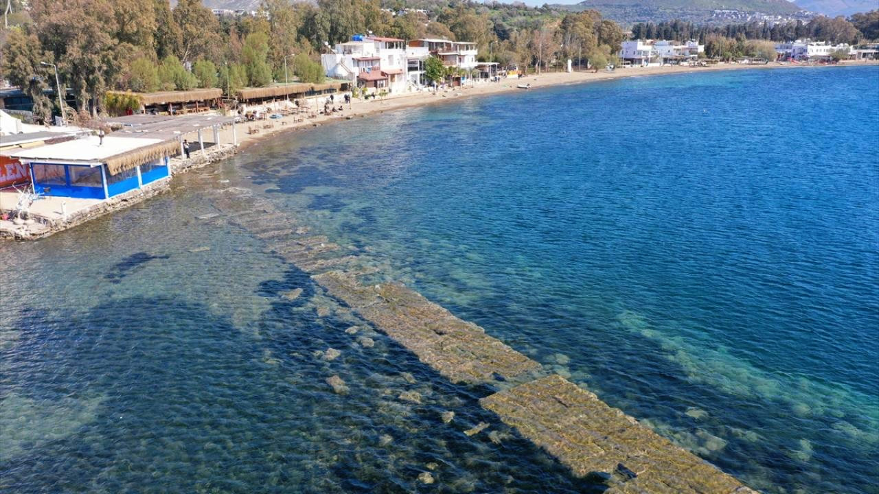 Bodrum'da deniz çekildi: Tarihi Kral Yolu ortaya çıktı!