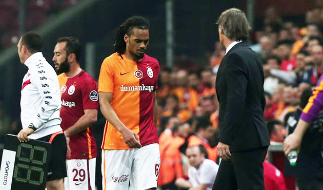 Denayer'den Galatasaray'a kötü haber!