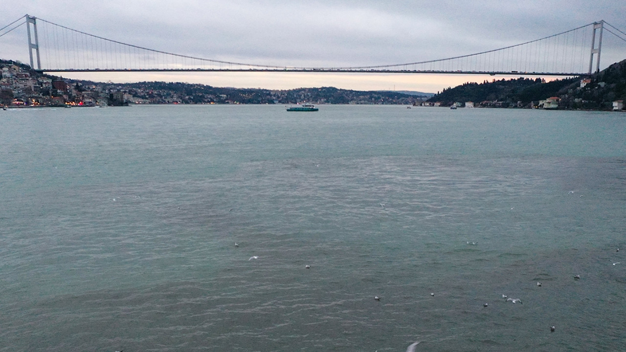 'Serseri mayın' paniği: İstanbul Boğazı önlem amacıyla çift yönlü olarak gemi trafiğine kapatıldı!