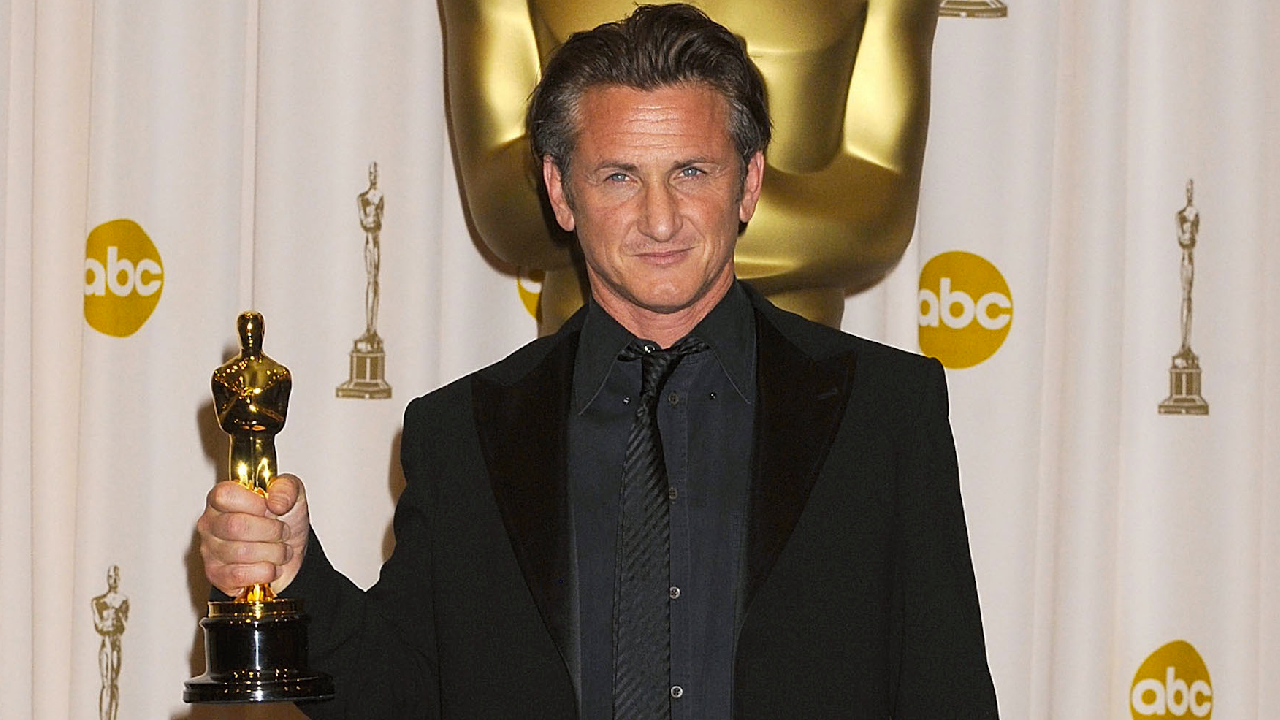 Sean Penn'den Ukrayna resti! Zelenskiy Oscar töreninde konuşturulmazsa Oscar ödüllerini eritecek