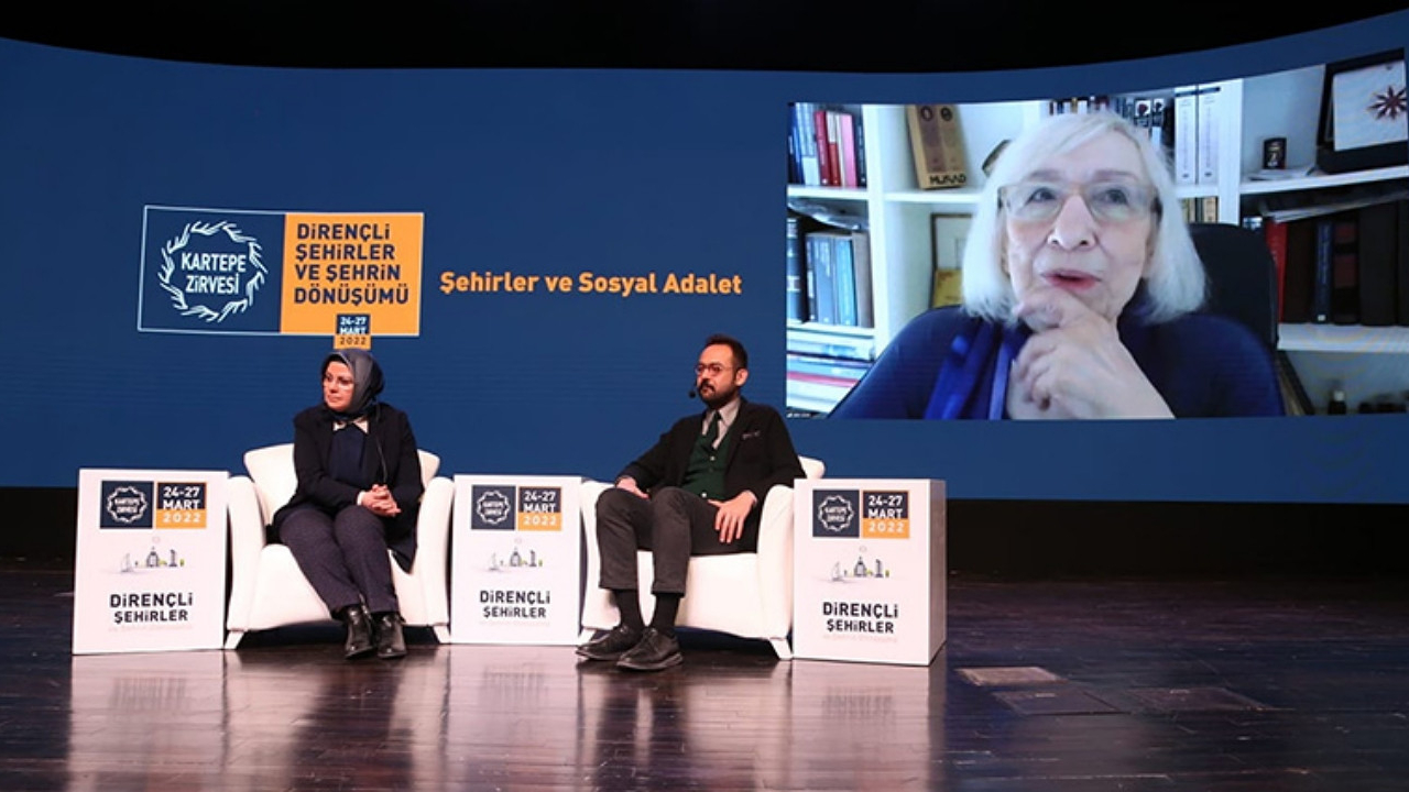 Kartepe Şehircilik Zirvesi'nde konuşan Alev Alatlı: Türkiye şehircilikte Doğu'yu örnek almalı!
