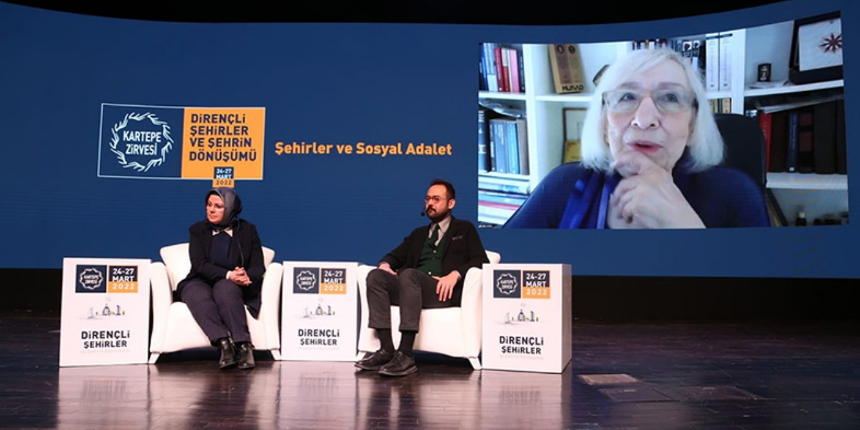 Kartepe Şehircilik Zirvesi'nde konuşan Alev Alatlı: Türkiye şehircilikte Doğu'yu örnek almalı!