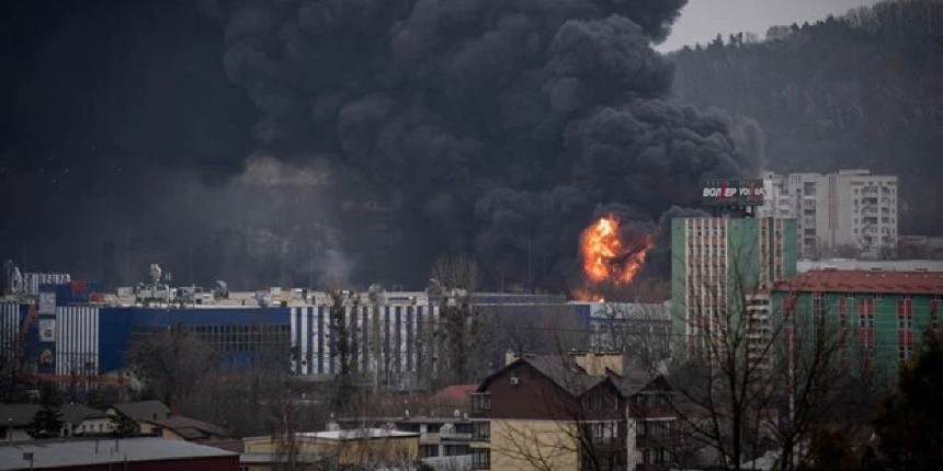 Lviv'de büyük patlama! Rus ordusu, akaryakıt deposunu vurdu!