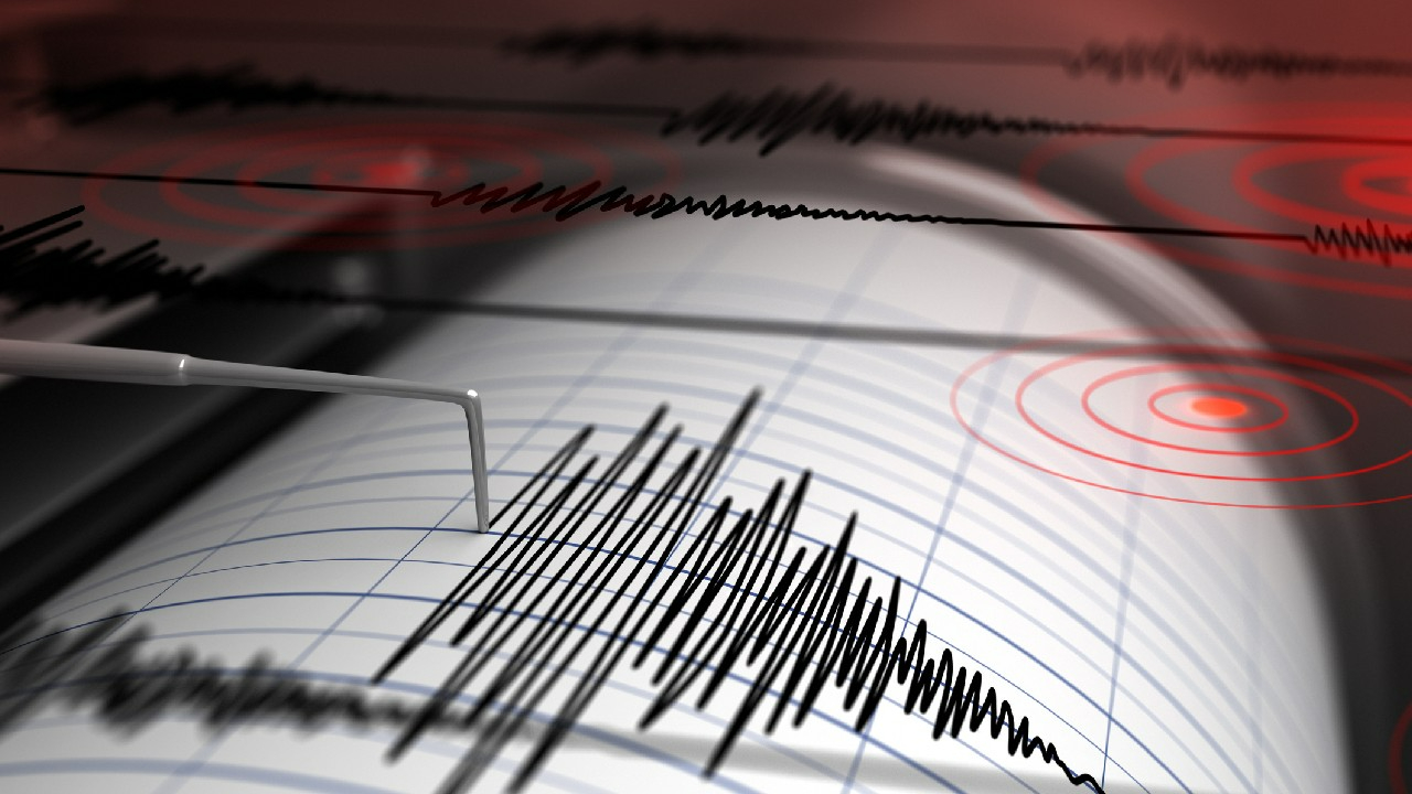 Van’da 3.7 büyüklüğünde deprem: Çevre illerde de hissedildi!