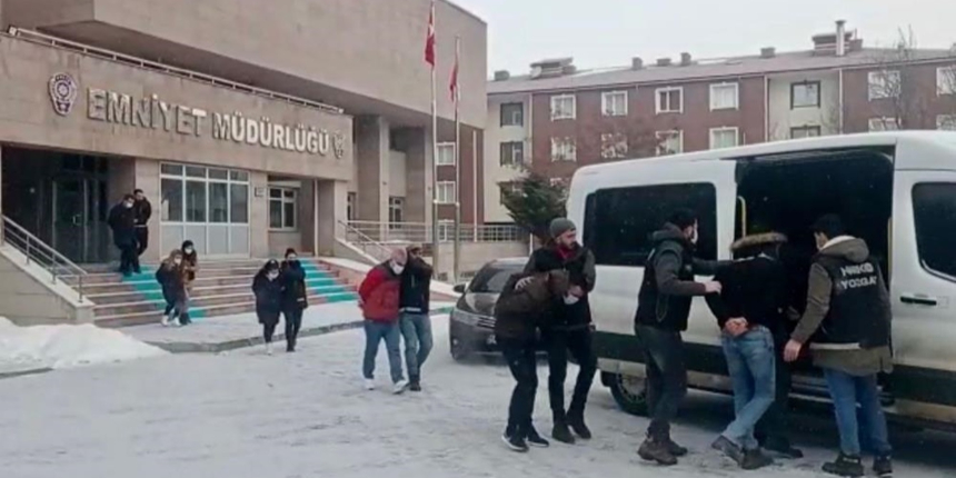 Cezaevinde uyuşturucu operasyonu! Aralarında kamu görevlileri de var!