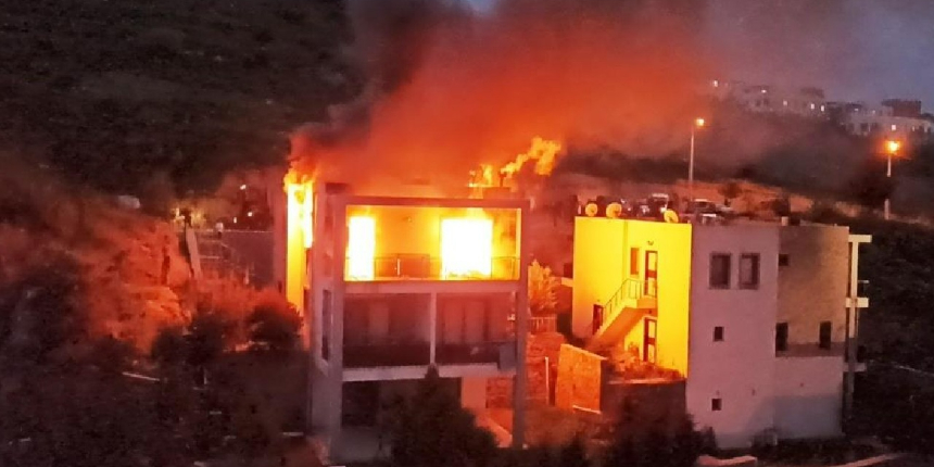 Alevlerin sardığı ev, 10 dakikada küle döndü!