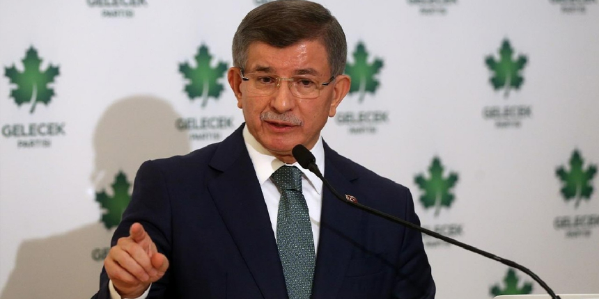 Eski danışmanından Davutoğlu'na ağır sözler: Siyasi ahlaktan bahsetmek için önce ahlaklı olmak lazım