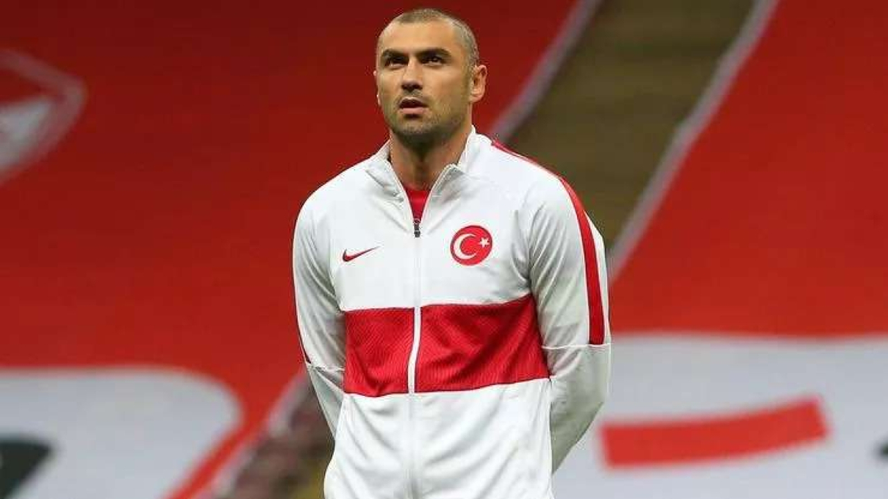 Burak Yılmaz futbolu Beşiktaş'ta bırakacak... Yönetim ikna turlarına başlıyor