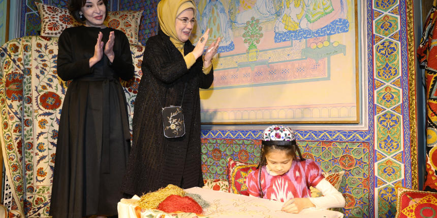 Emine Erdoğan, Özbekistan Cumhurbaşkanı Mirziyoyev'in eşi Ziroat Mirziyoyeva ile görüştü