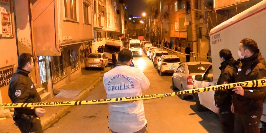 Bağcılar'da dehşet! Sokak ortasında birini, evinde de eşini öldürdü ve intihar etti