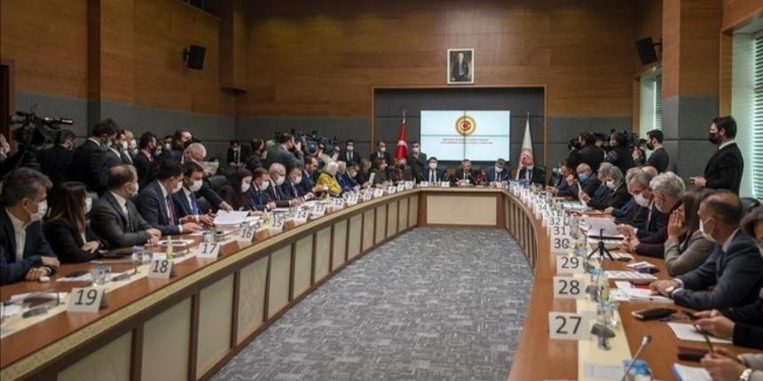 Komisyonda kabul edildi: Kadına ve sağlık çalışanlarına şiddete cezalar artıyor! Kravat indirimine son...