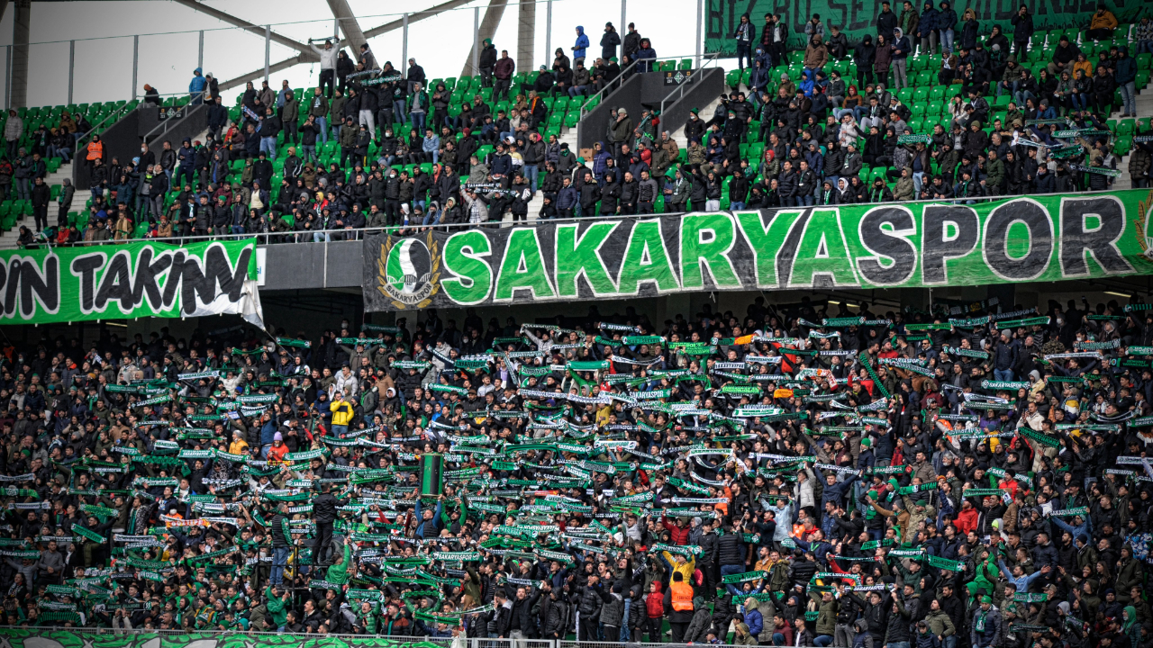 Sakaryaspor'da deprem... Teknik direktör Ercümend Coşkundere ile yollar ayrıldı