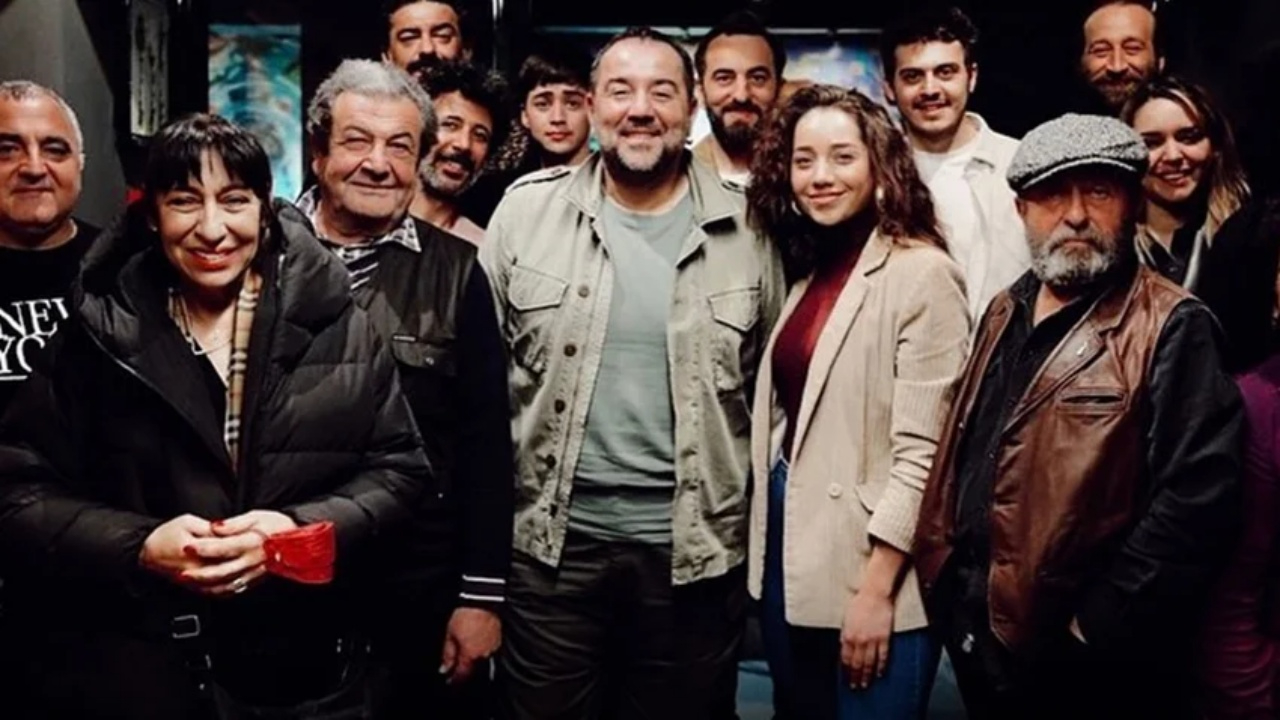 Bursa Bülbülü Filmi Geliyor! Ata Demirer de Disney Plus'a Katıldı