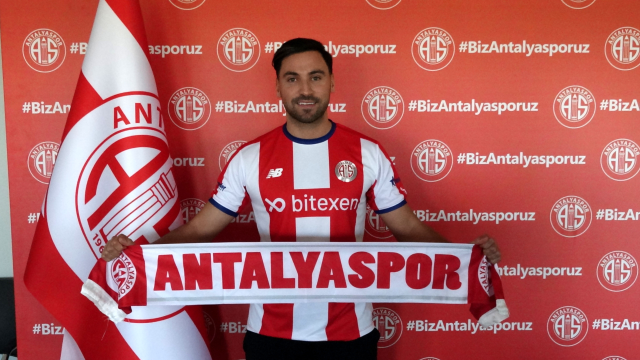 Sinan Gümüş: Fenerbahçe'de kadro dışı kaldıktan sonra da çok teklif aldım ama ben hepsini reddettim