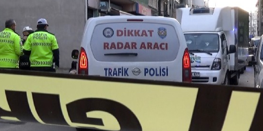 3 yaşındaki çocuk kamyonetin altında kaldı!