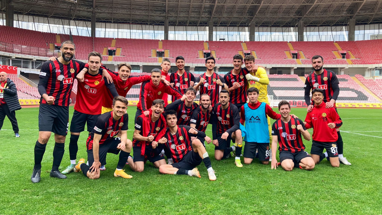 Eskişehirspor - Akhisarspor : 1-0