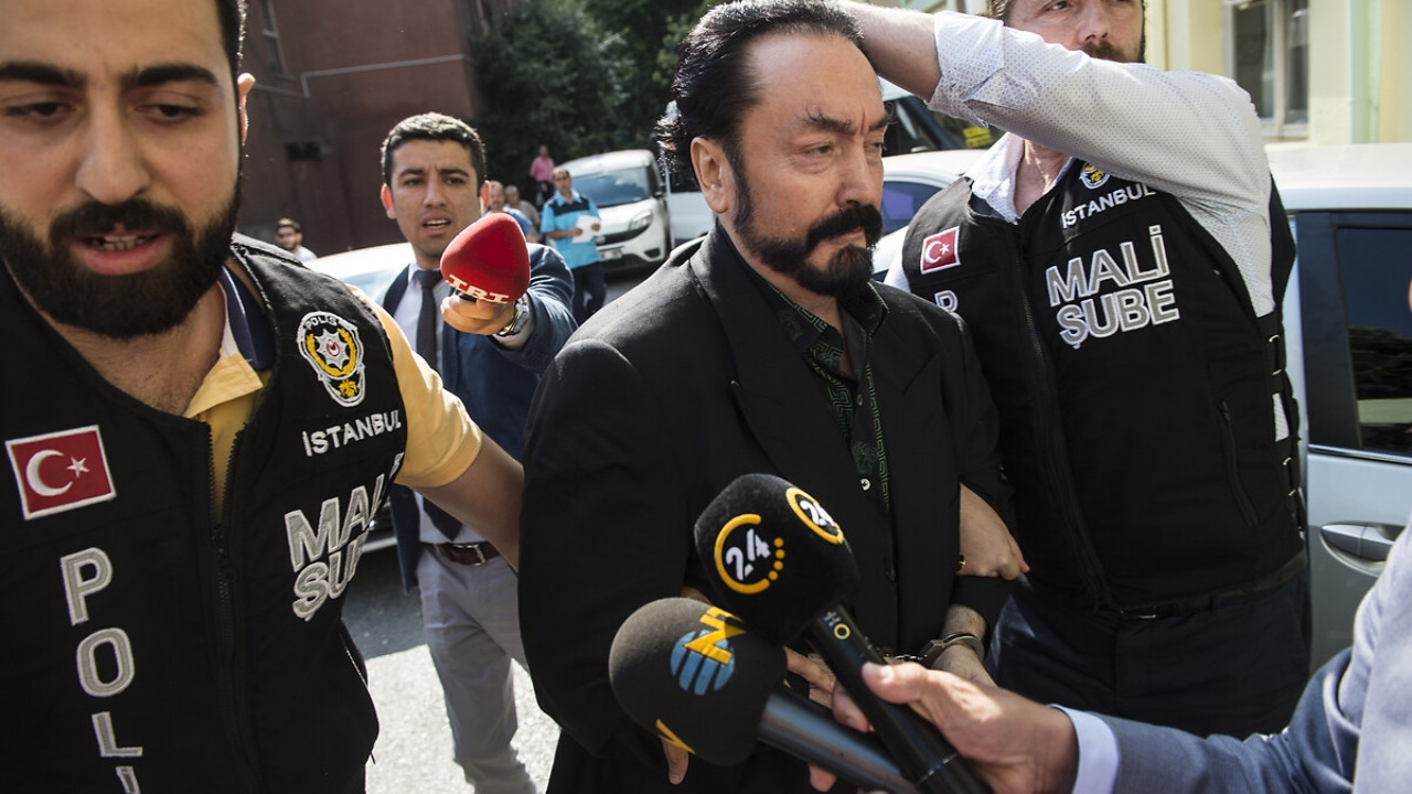 Adnan Oktar’ın gözaltındaki 4 avukatı tutuklanarak cezaevine gönderildi!