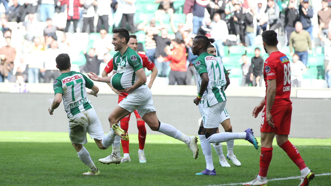 Umut Nayir attığı iki golle Sivasspor karşısında Giresunspor'a 1 puanı getirdi