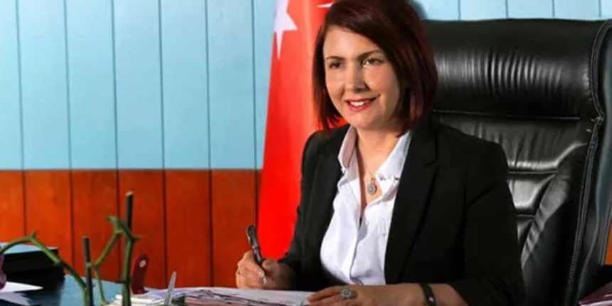 İstanbul merkezli beş ilde 'ihale' operasyonu: CHP'li eski belediye başkanı Handan Toprak dahil 21 kişi gözaltına alındı!