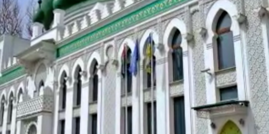Ukrayna'da işgalin gölgesinde ilk cuma namazı kılındı!