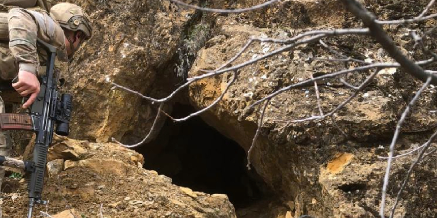 Tunceli'de teröristlerin kullandığı 7 sığınak imha edildi